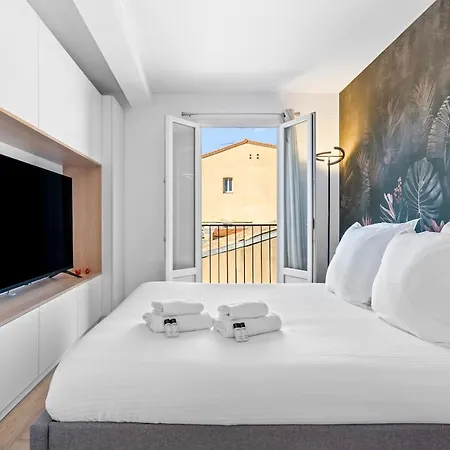 Beautiful Modern And Design Accommodation, Old *