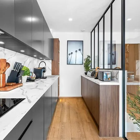 Beautiful Modern And Design Accommodation, Old *